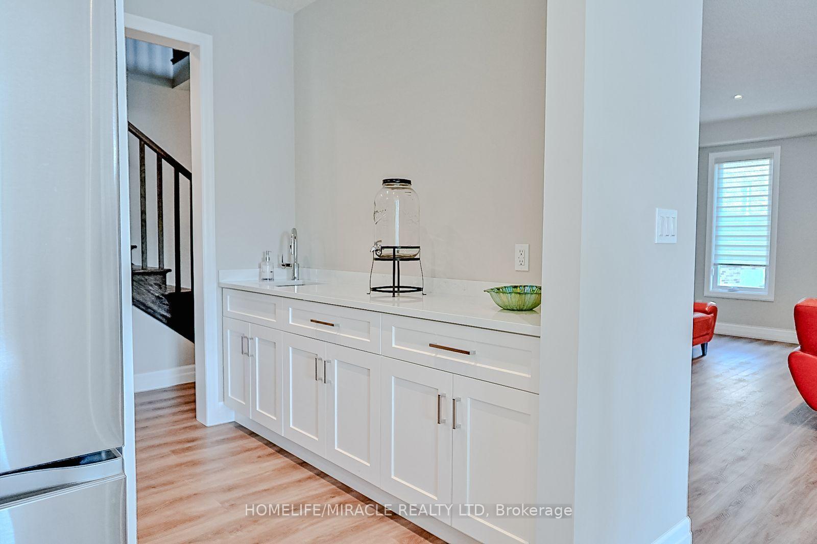Photo 16 of 249 Ladyslipper Drive, Waterloo, Columbia Forest/Clair Hills — HOMEH