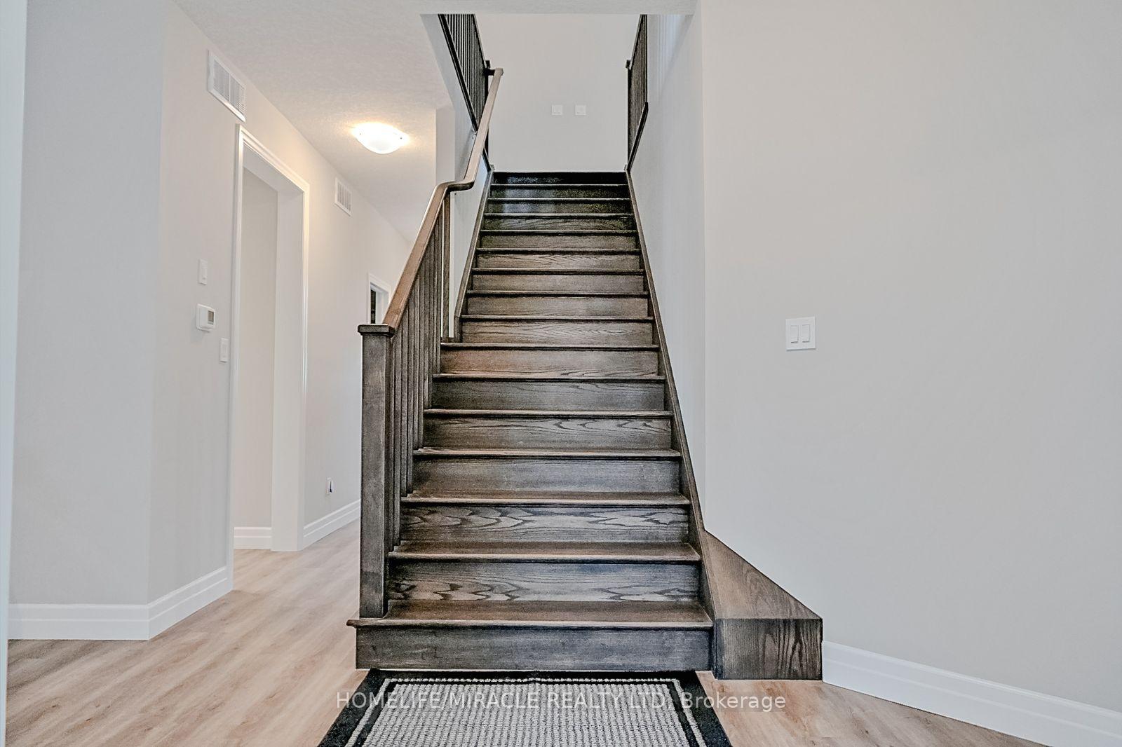 Photo 18 of 249 Ladyslipper Drive, Waterloo, Columbia Forest/Clair Hills — HOMEH