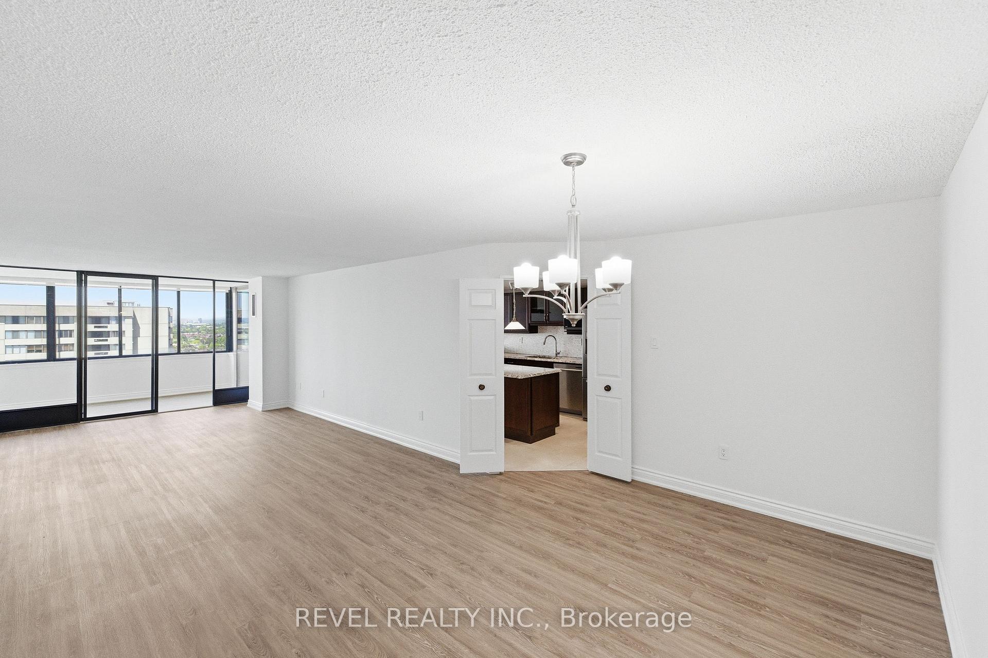 Photo 5 of Unit Ph06, 2330 Bridletowne Circle, Scarborough, L'Amoreaux — HOMEH
