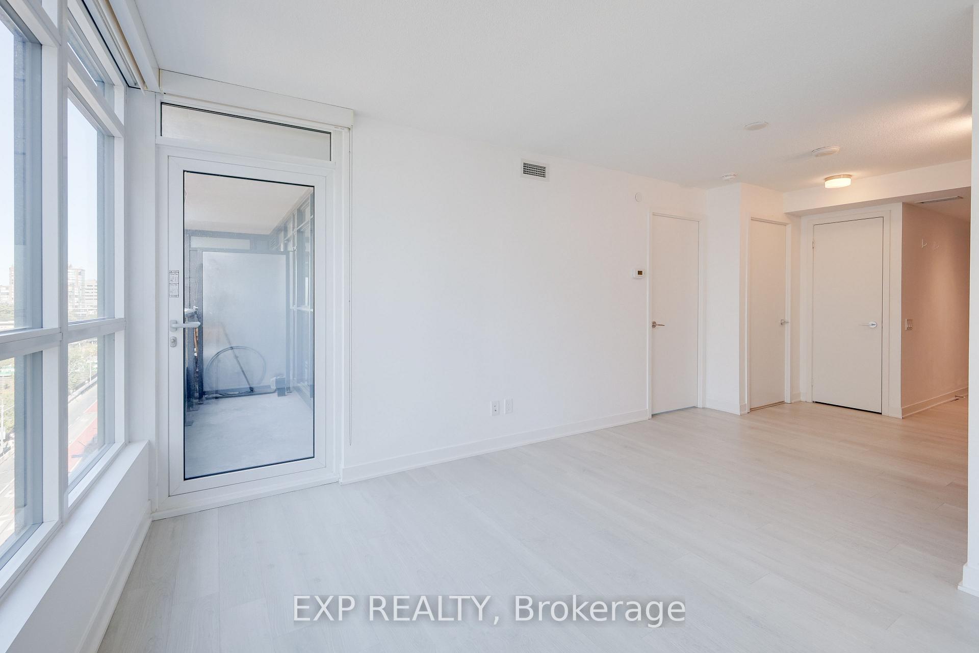 Photo 4 of Unit 1015, 80 Queens Wharf Road, Toronto, Waterfront Communities — HOMEH