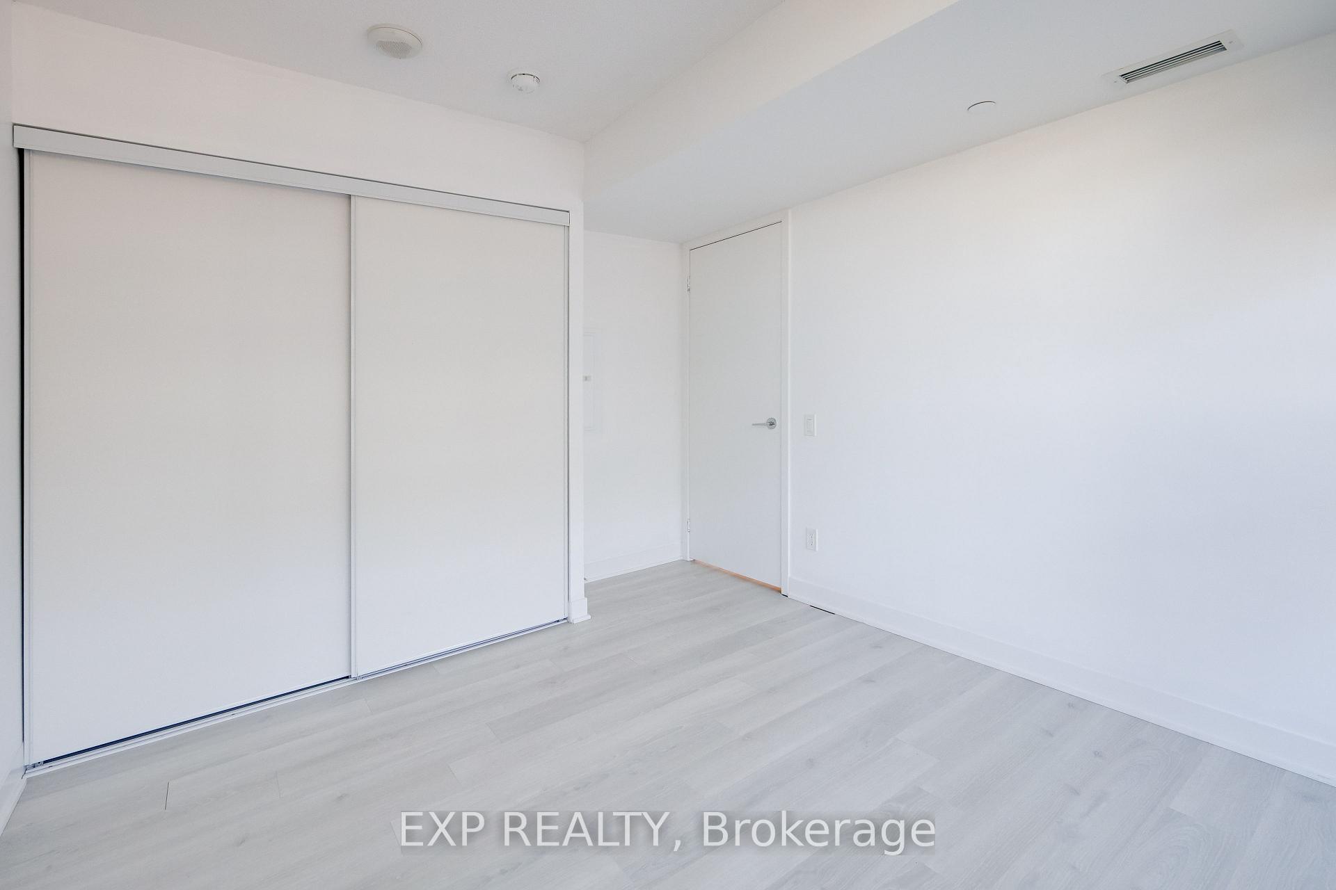 Photo 8 of Unit 1015, 80 Queens Wharf Road, Toronto, Waterfront Communities — HOMEH