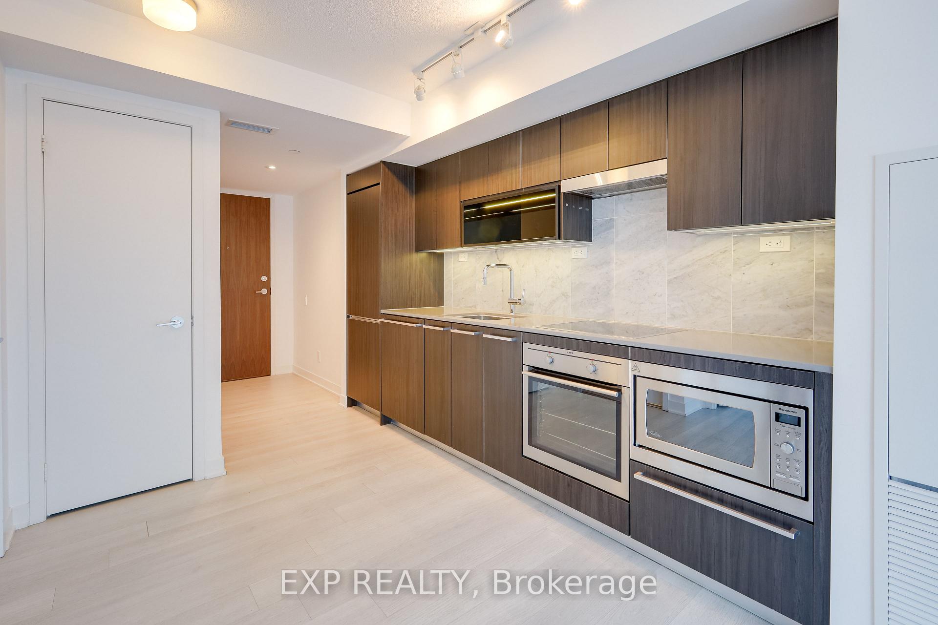 Photo 9 of Unit 1015, 80 Queens Wharf Road, Toronto, Waterfront Communities — HOMEH
