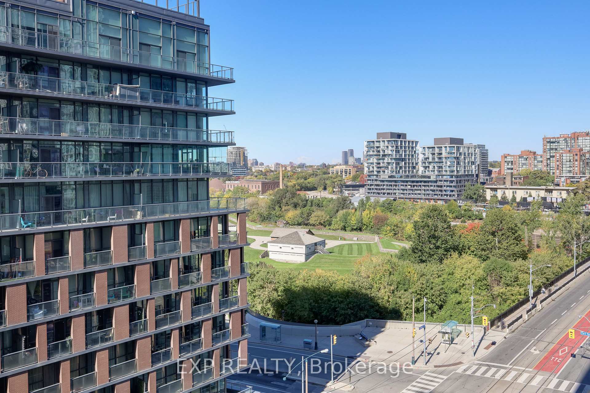 Photo 15 of Unit 1015, 80 Queens Wharf Road, Toronto, Waterfront Communities — HOMEH