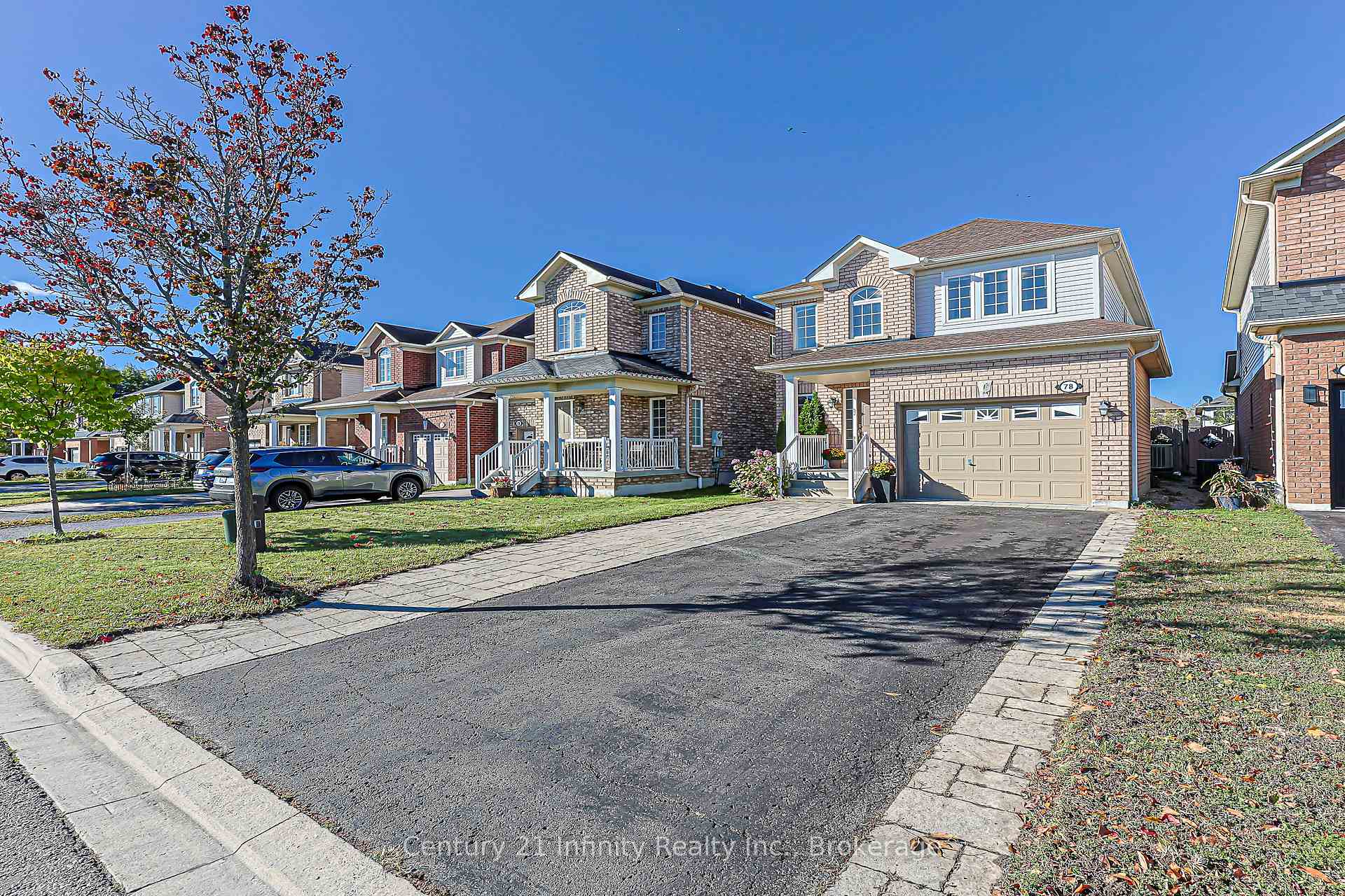 Photo 2 of 78 Harkness Drive, Whitby, Rolling Acres — HOMEH