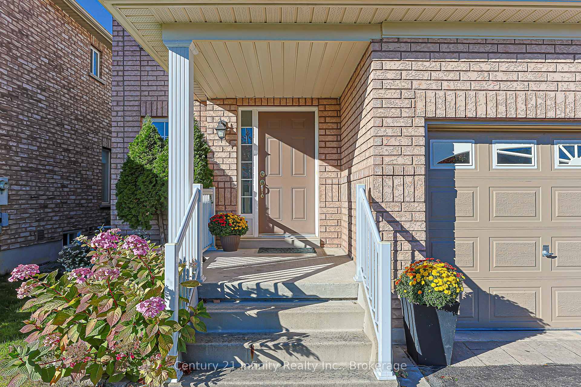 Photo 5 of 78 Harkness Drive, Whitby, Rolling Acres — HOMEH