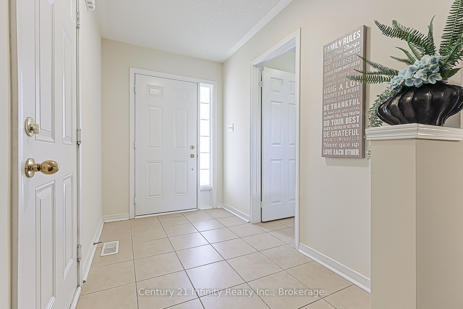 Photo 6 of 78 Harkness Drive, Whitby, Rolling Acres — HOMEH