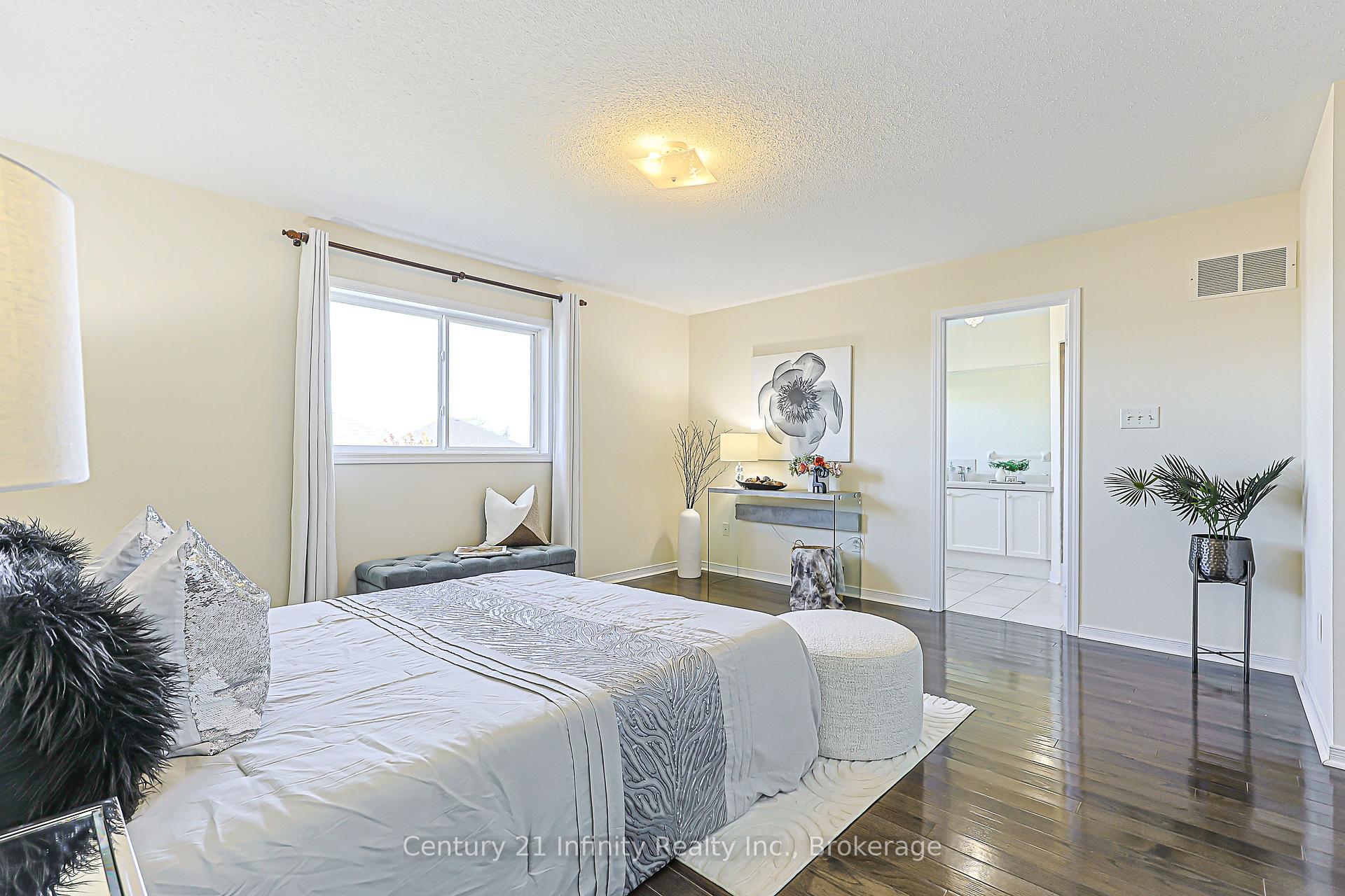 Photo 24 of 78 Harkness Drive, Whitby, Rolling Acres — HOMEH