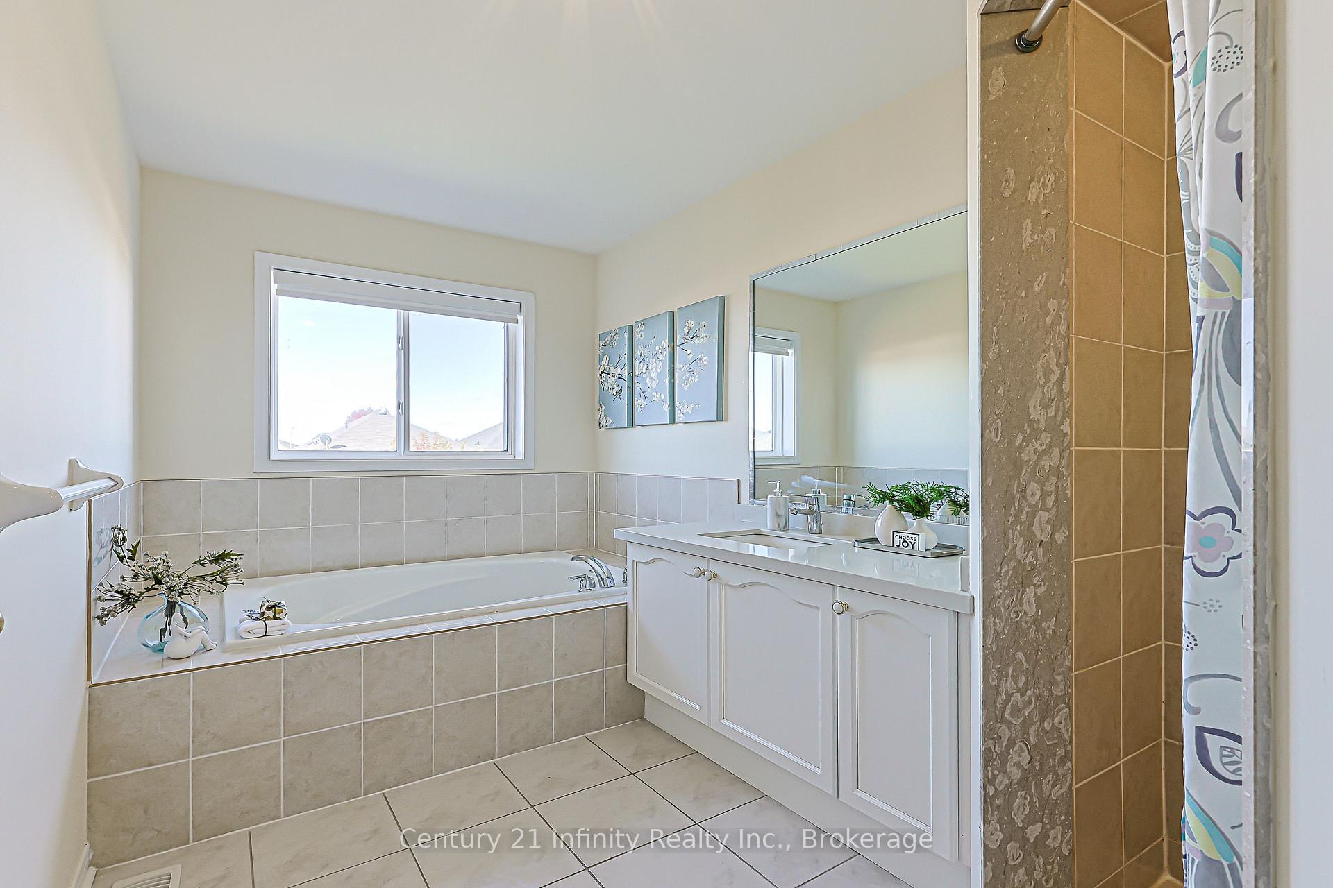 Photo 25 of 78 Harkness Drive, Whitby, Rolling Acres — HOMEH