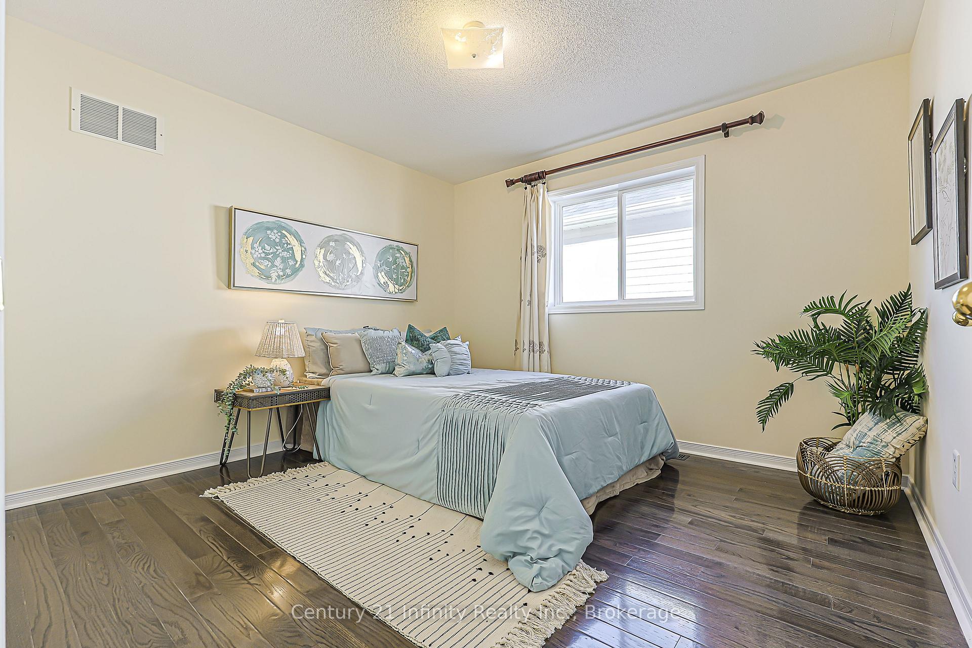 Photo 32 of 78 Harkness Drive, Whitby, Rolling Acres — HOMEH