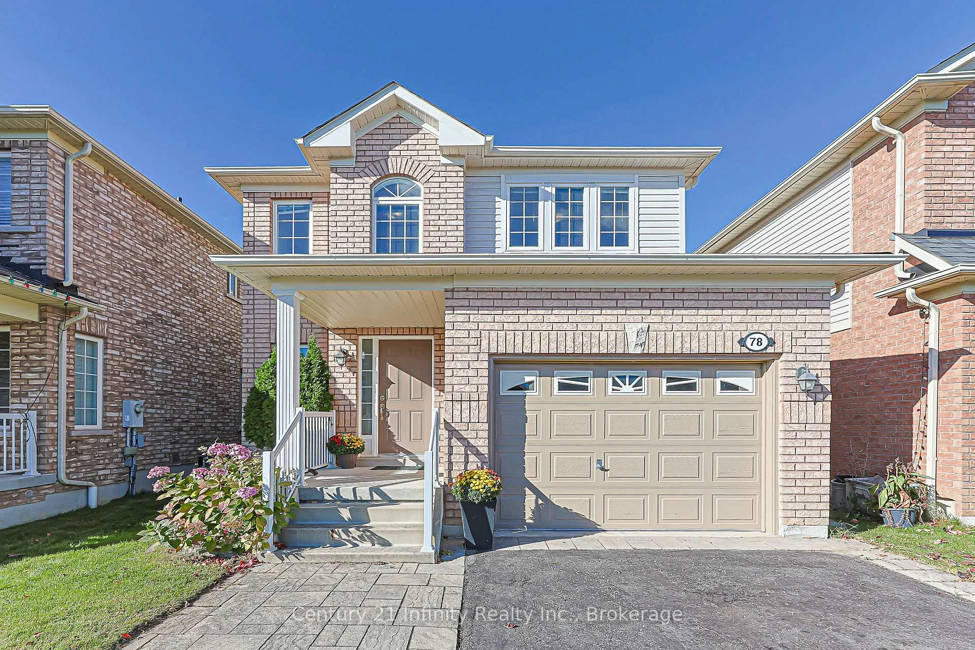 Photo 3 of 78 Harkness Drive, Whitby, Rolling Acres — HOMEH