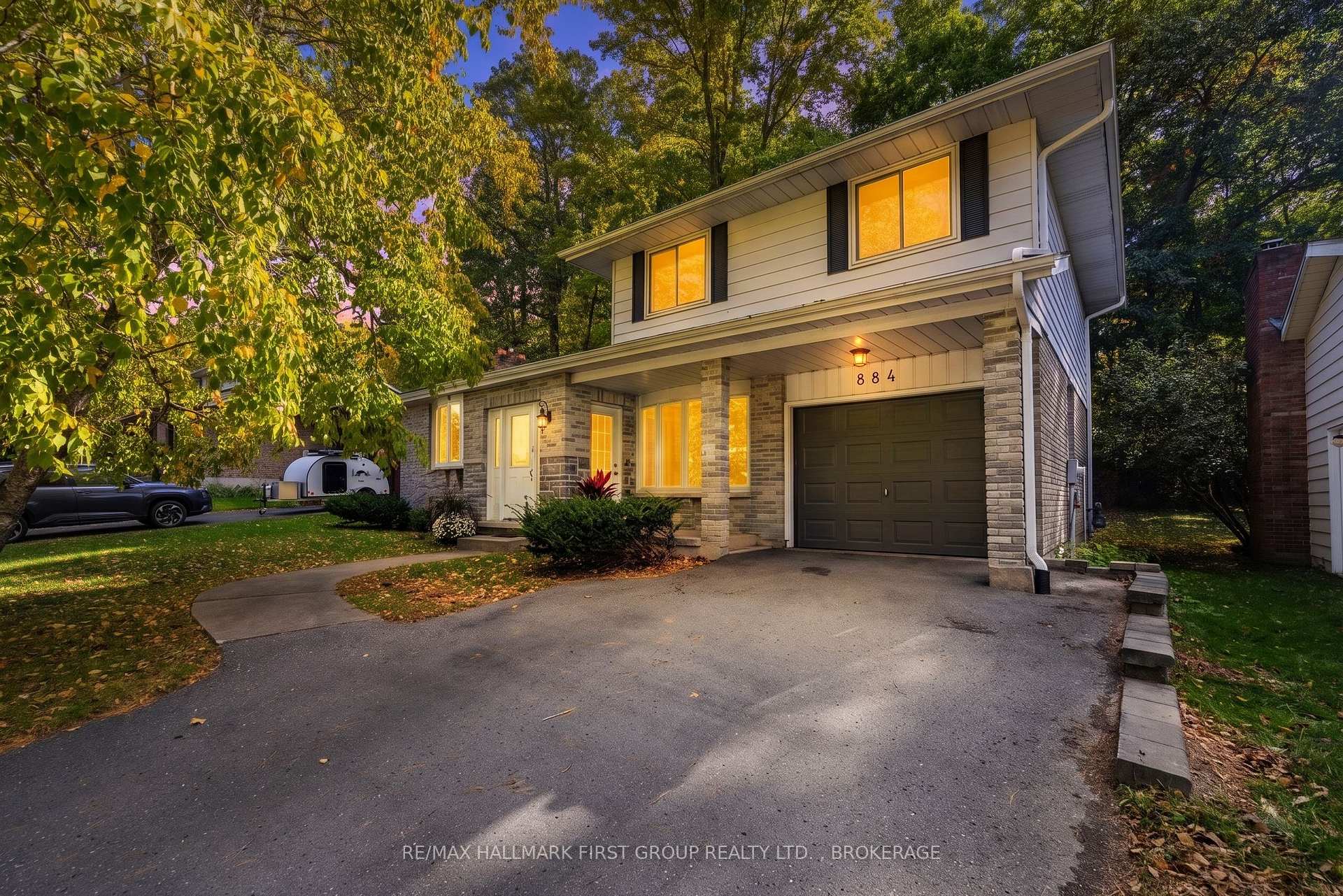 Photo of 884 Safari Drive