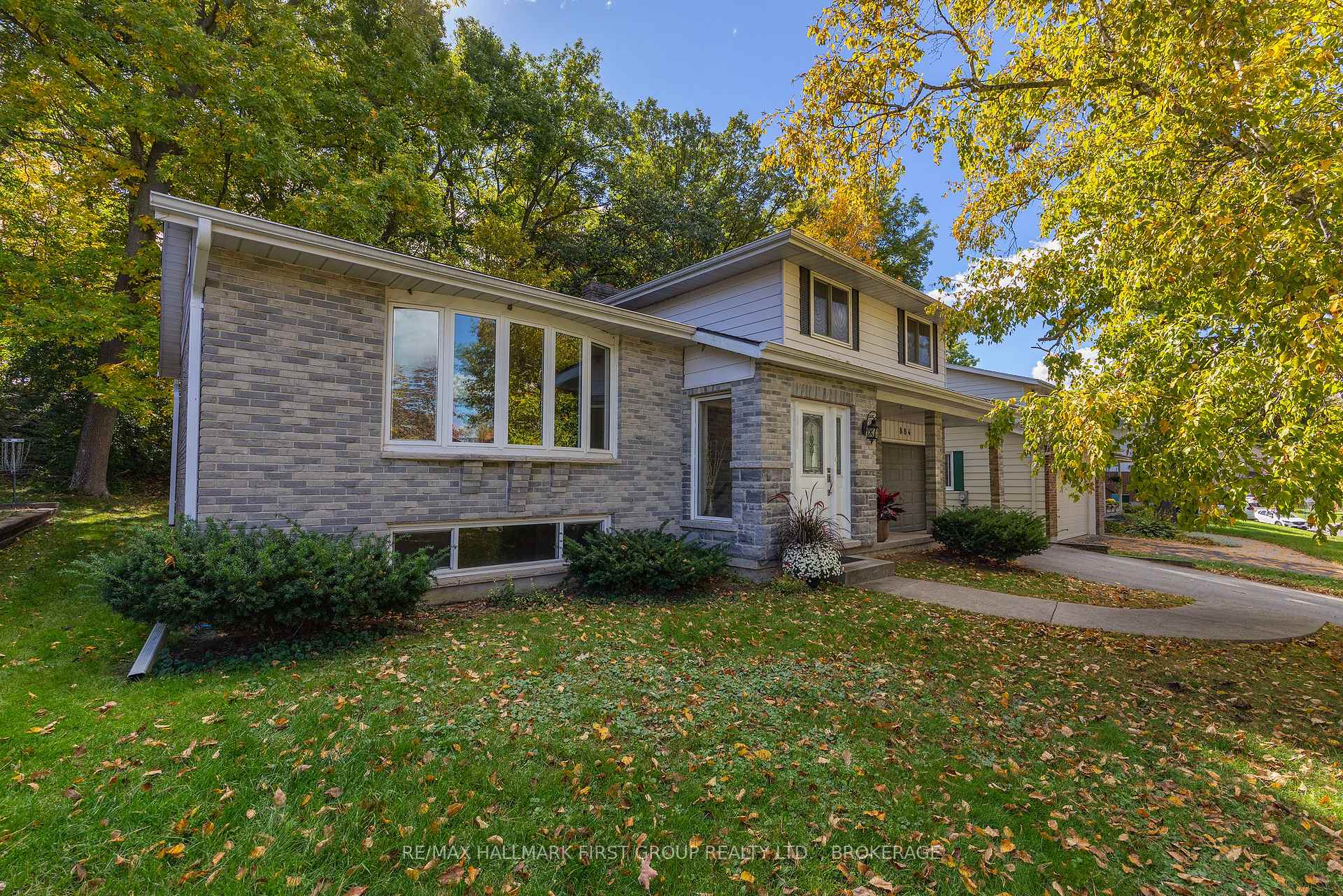 Photo 38 of 884 Safari Drive, Kingston, North of Taylor-Kidd Blvd — HOMEH