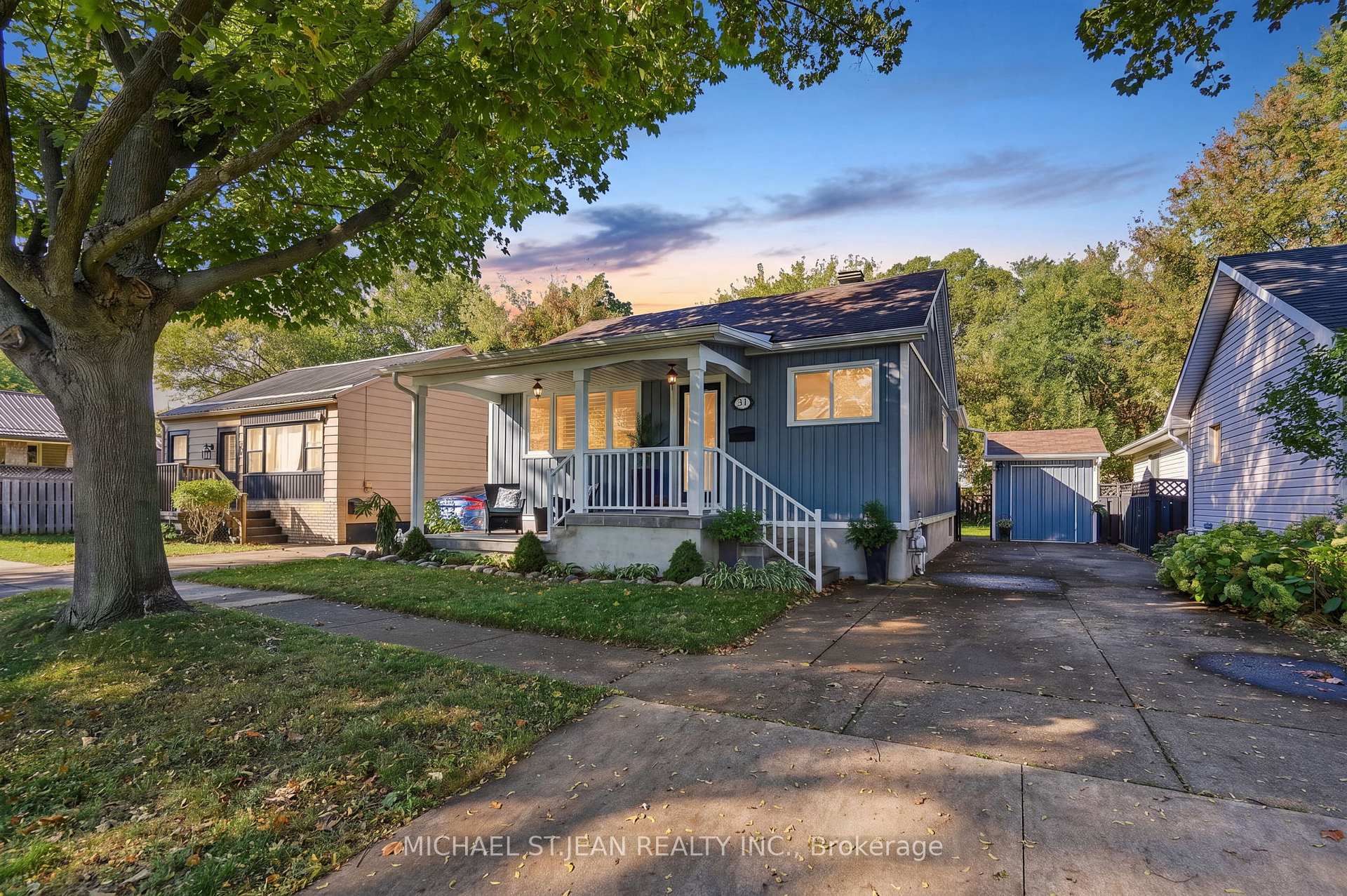 Photo 3 of 31 Shakespeare Avenue, St. Catharines, Haig — HOMEH