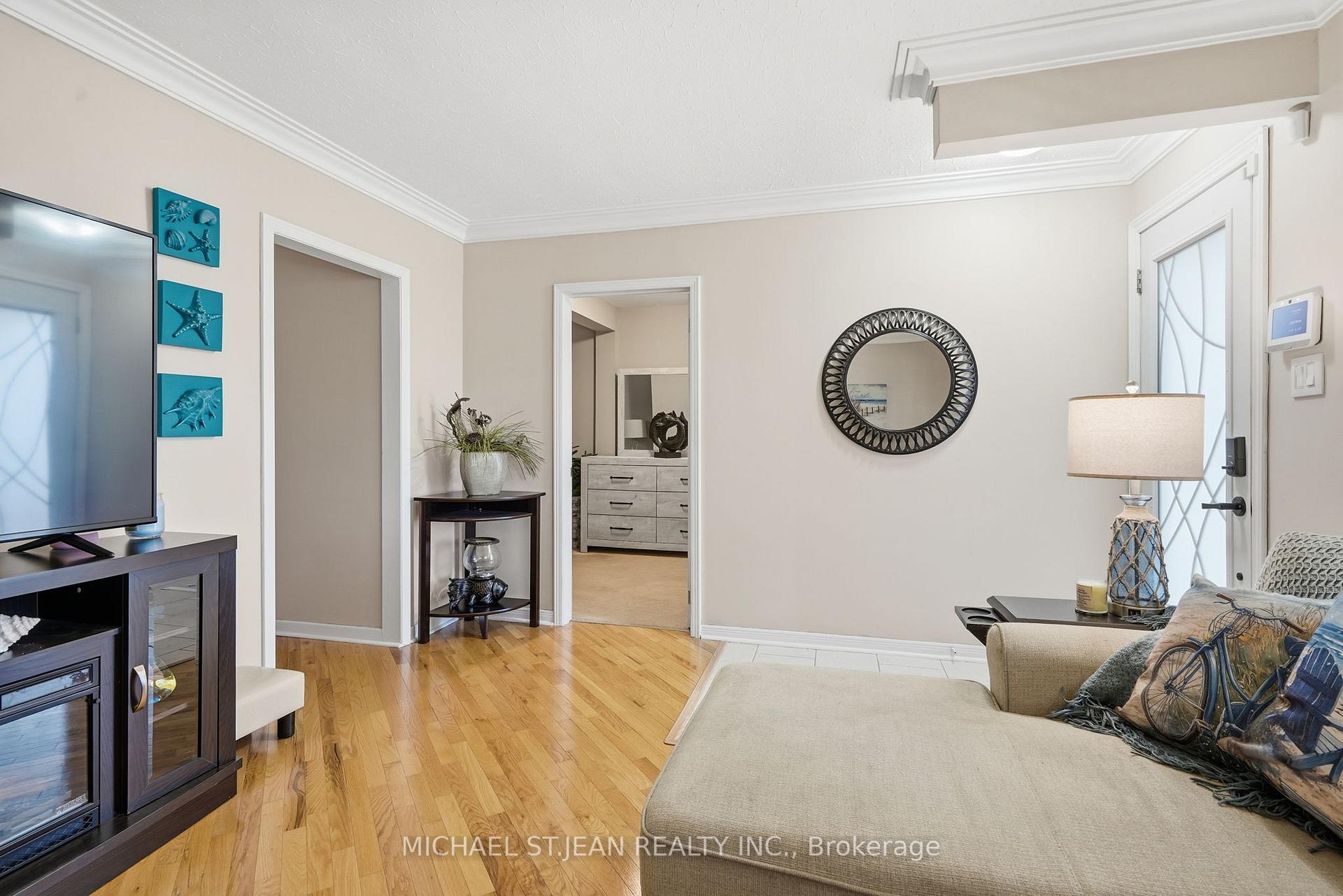 Photo 9 of 31 Shakespeare Avenue, St. Catharines, Haig — HOMEH