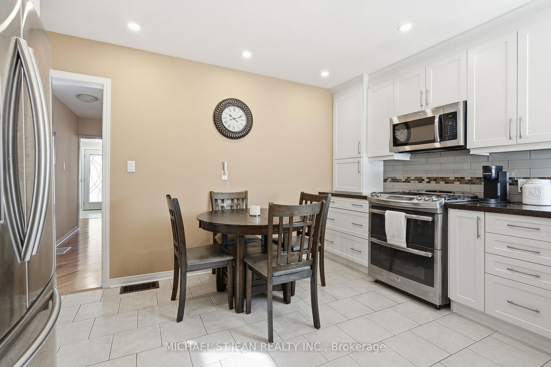 Photo 11 of 31 Shakespeare Avenue, St. Catharines, Haig — HOMEH
