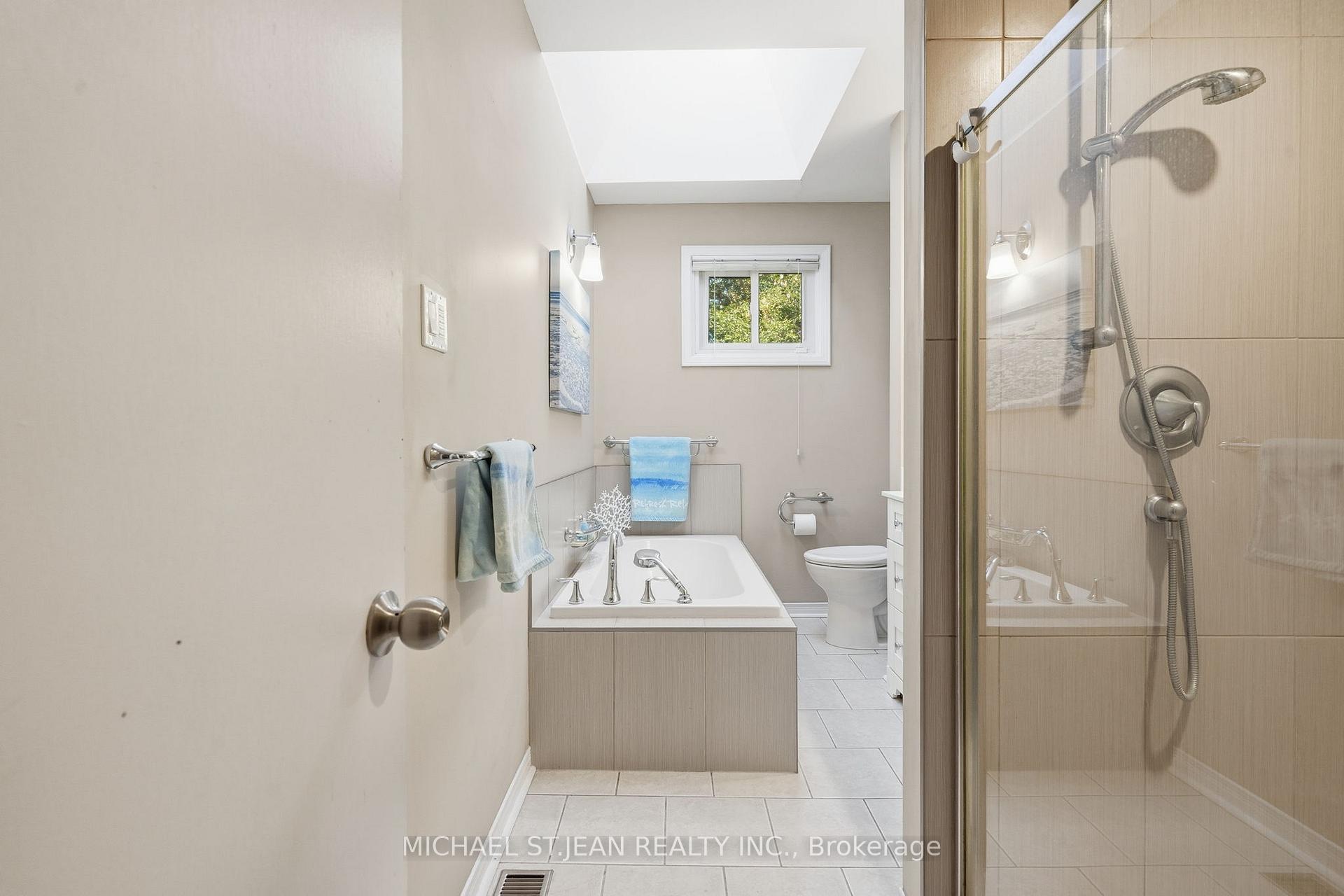 Photo 16 of 31 Shakespeare Avenue, St. Catharines, Haig — HOMEH