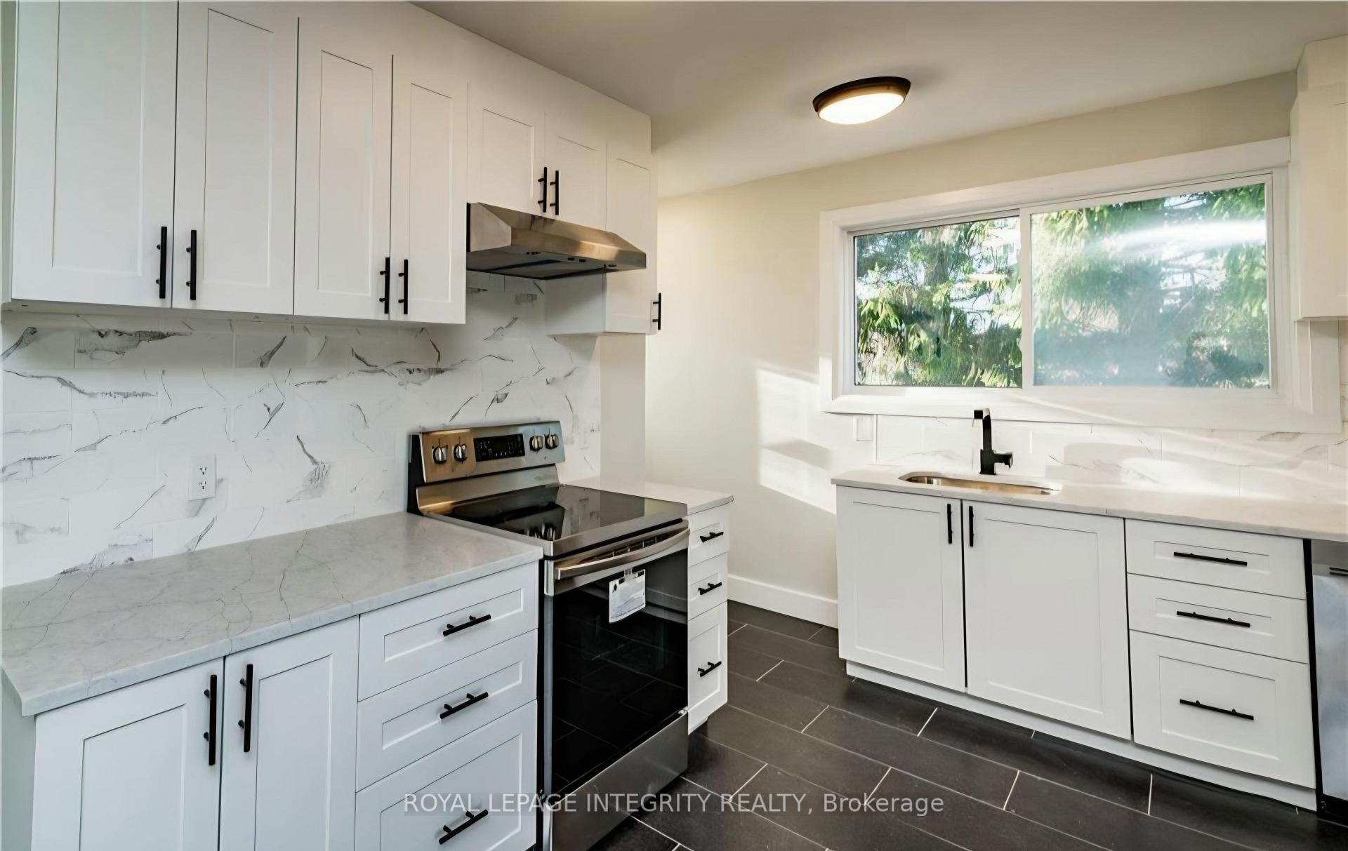 Photo 6 of Unit A, 35 Sherry Lane, Ottawa, Manordale — HOMEH