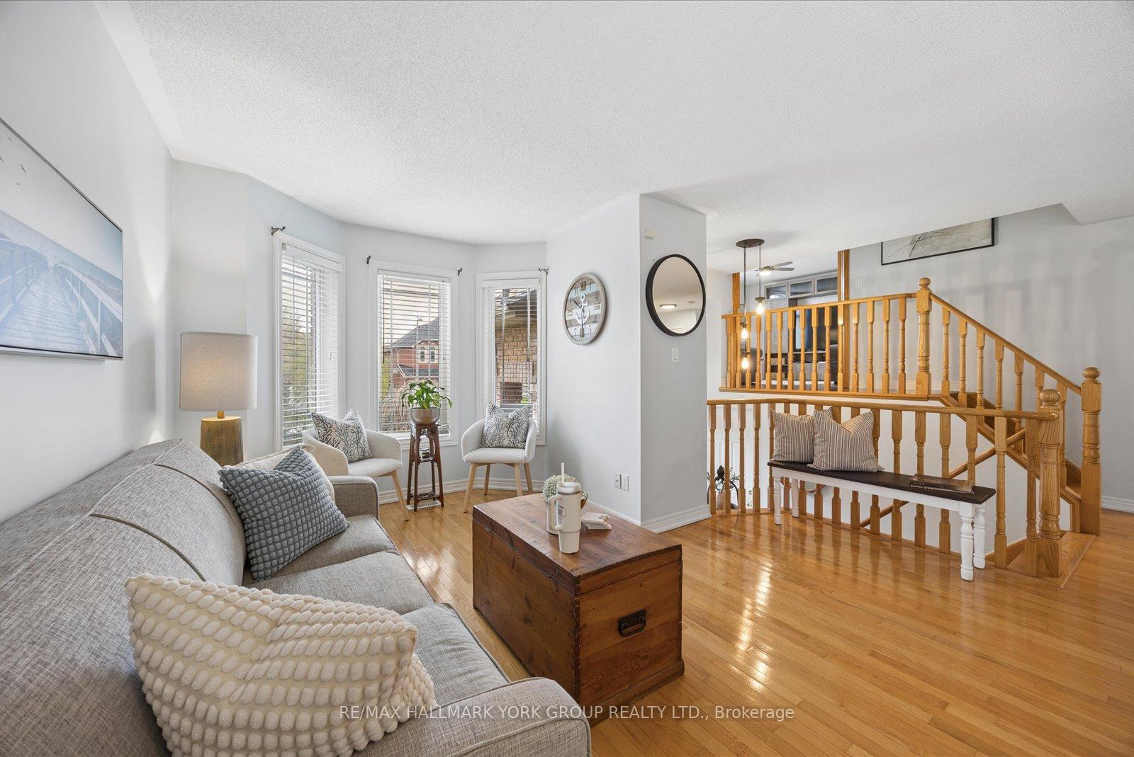Photo 9 of 74 Wrendale Crescent, Georgina, Keswick South — HOMEH