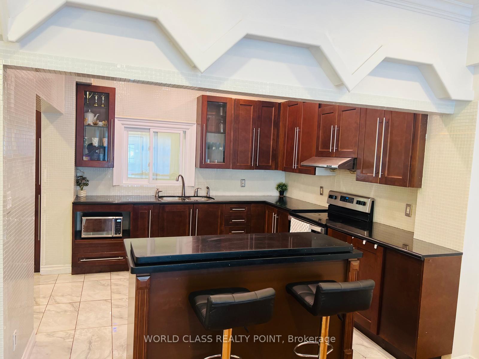 Photo 4 of 21 South Bonnington Avenue, Scarborough, Birchcliffe-Cliffside — HOMEH