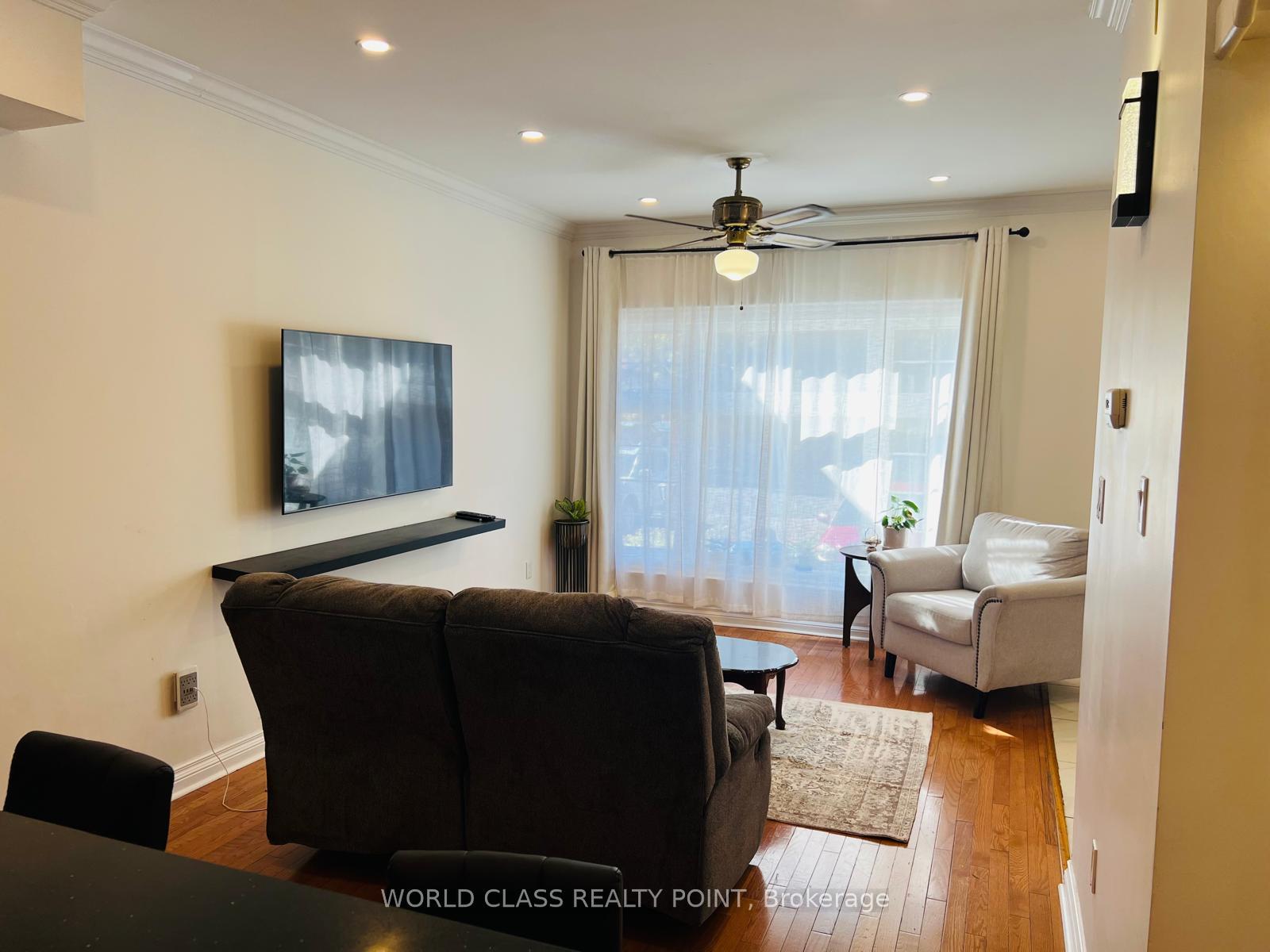 Photo 11 of 21 South Bonnington Avenue, Scarborough, Birchcliffe-Cliffside — HOMEH