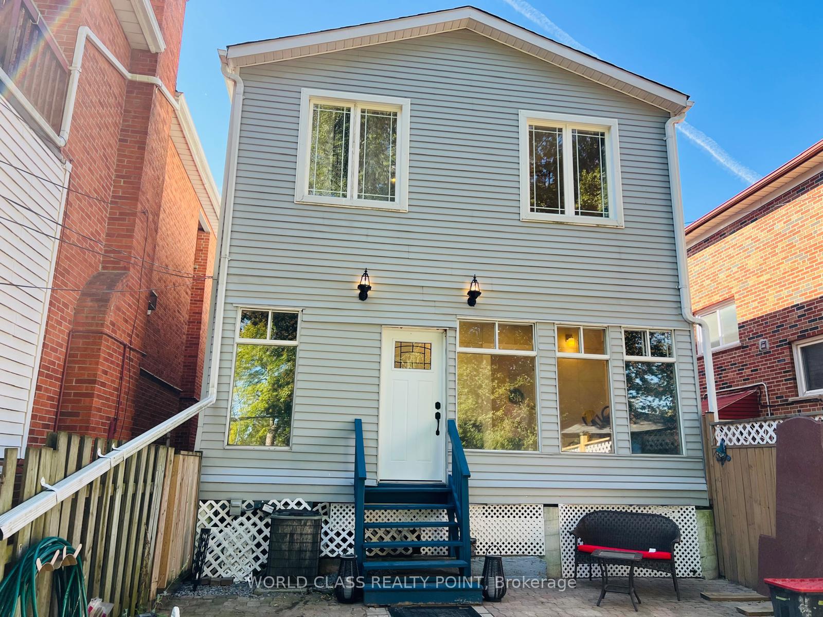 Photo 16 of 21 South Bonnington Avenue, Scarborough, Birchcliffe-Cliffside — HOMEH