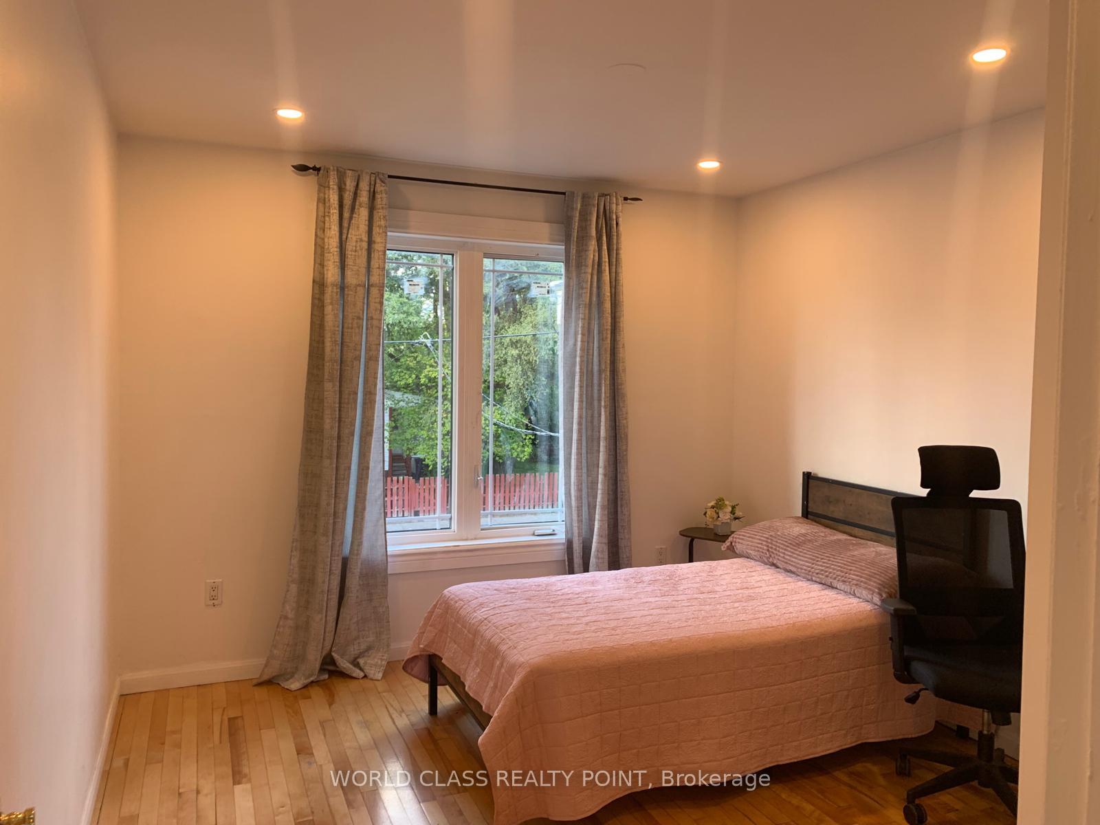 Photo 24 of 21 South Bonnington Avenue, Scarborough, Birchcliffe-Cliffside — HOMEH