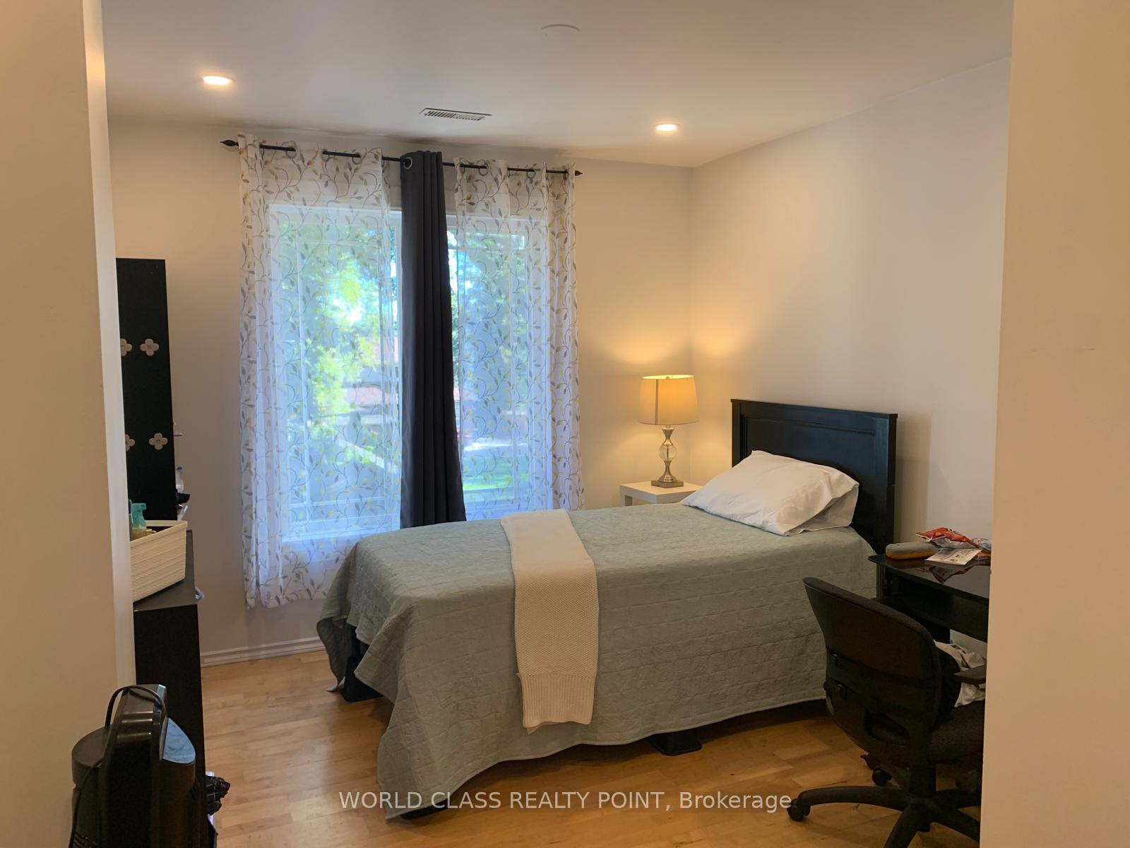 Photo 36 of 21 South Bonnington Avenue, Scarborough, Birchcliffe-Cliffside — HOMEH