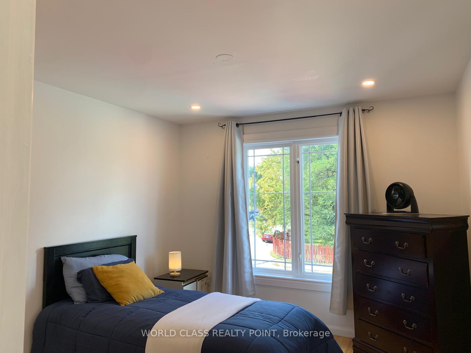 Photo 40 of 21 South Bonnington Avenue, Scarborough, Birchcliffe-Cliffside — HOMEH