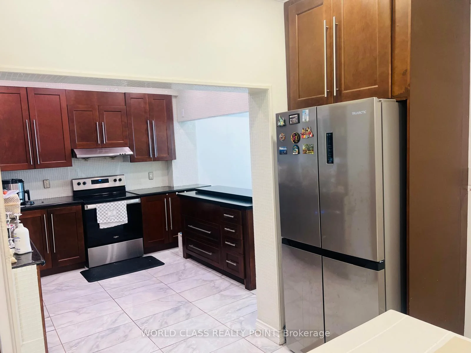Photo 17 of 21 South Bonnington Avenue, Scarborough, Birchcliffe-Cliffside — HOMEH