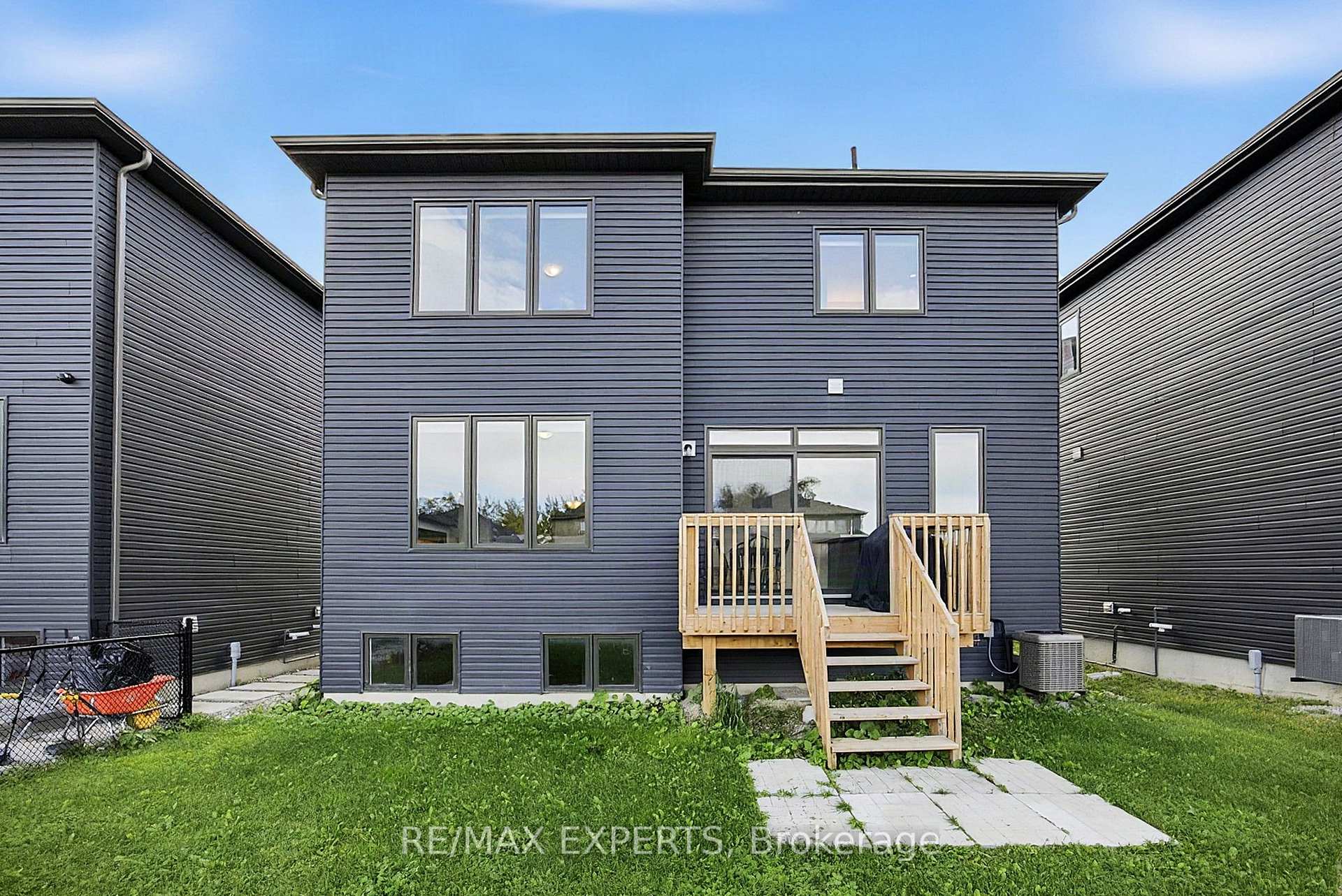 Photo 32 of 46 Simona Avenue, Wasaga Beach — HOMEH