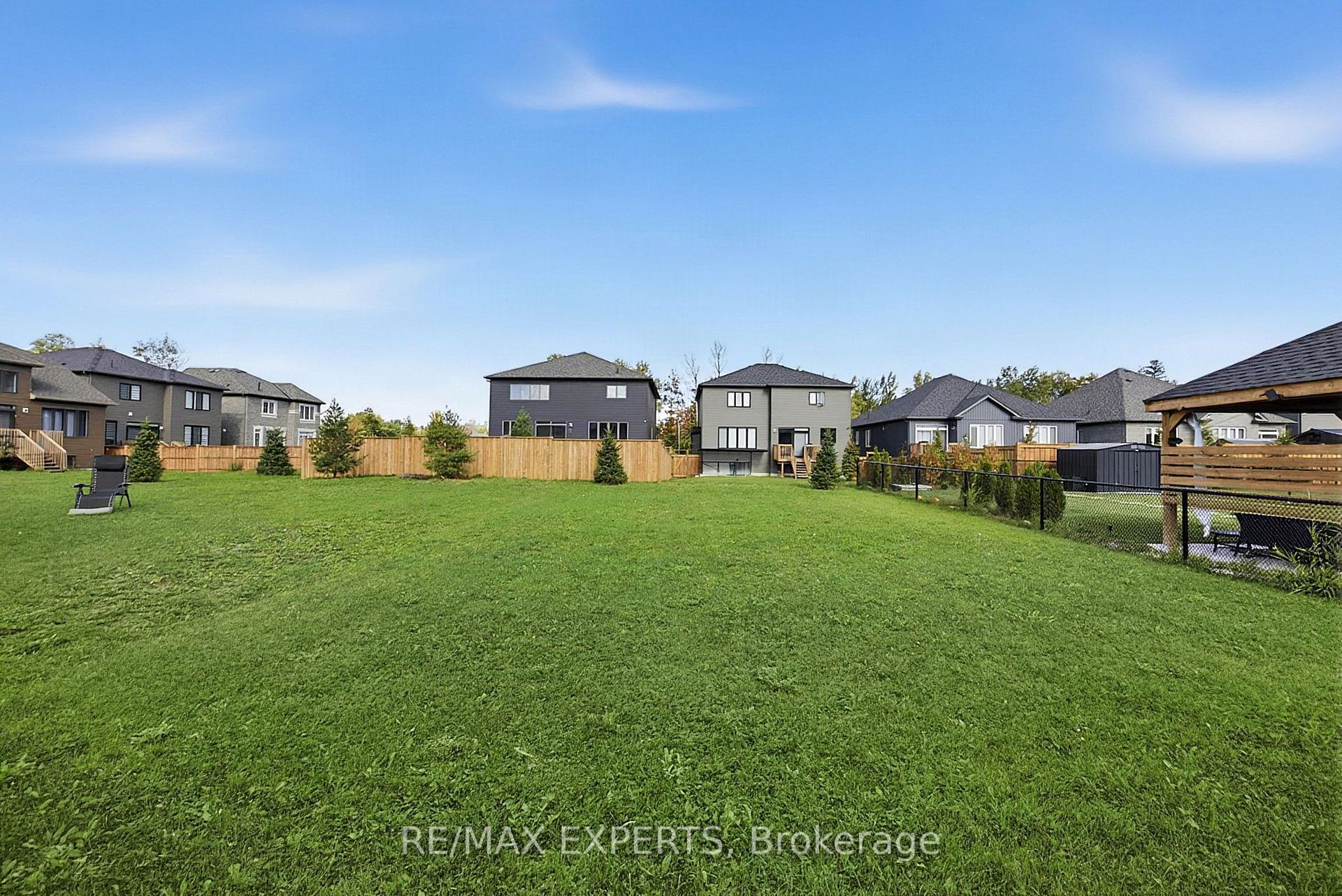 Photo 33 of 46 Simona Avenue, Wasaga Beach — HOMEH