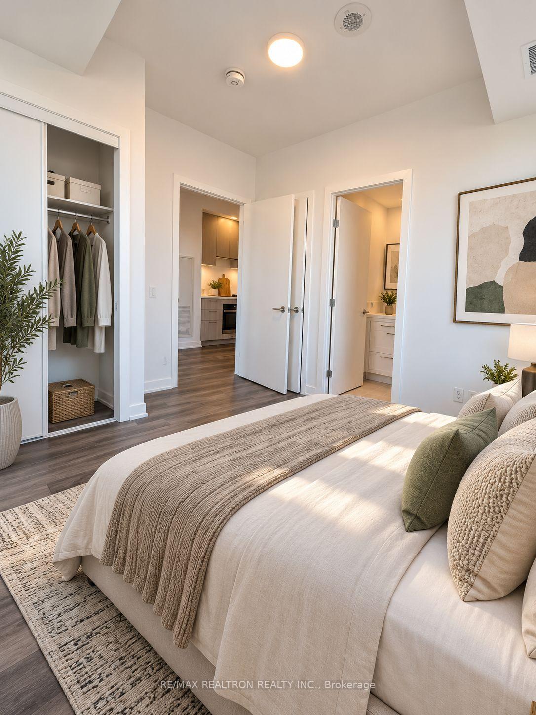 Photo 5 of Unit 1802, 5 Meadowdale Road, Vaughan, Vaughan Corporate Centre — HOMEH