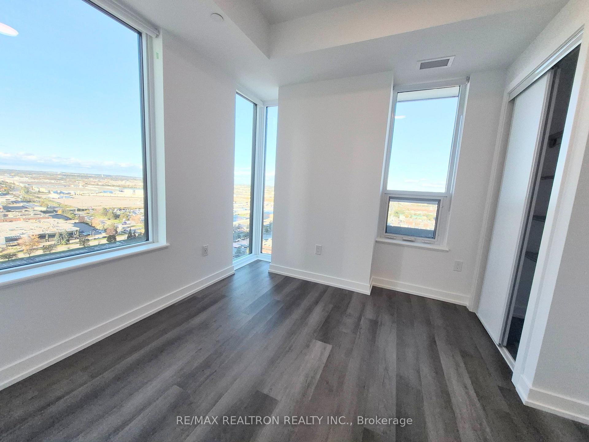 Photo 8 of Unit 1802, 5 Meadowdale Road, Vaughan, Vaughan Corporate Centre — HOMEH