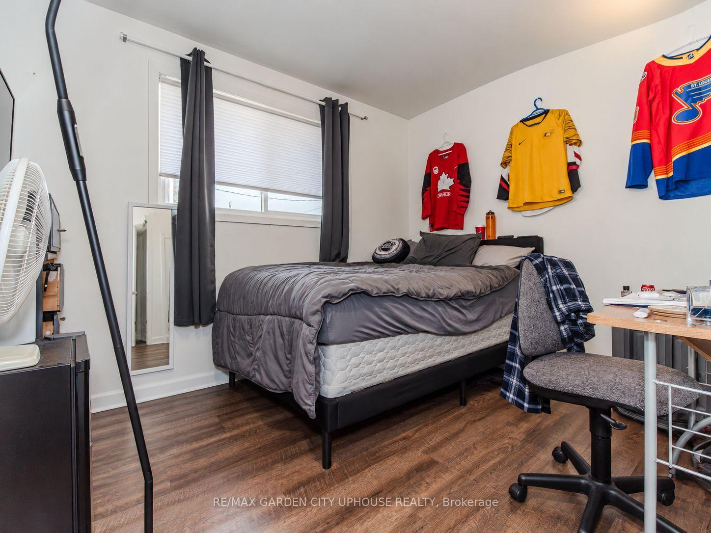Photo 14 of 2 Treeview Place, St. Catharines, Burleigh Hill — HOMEH