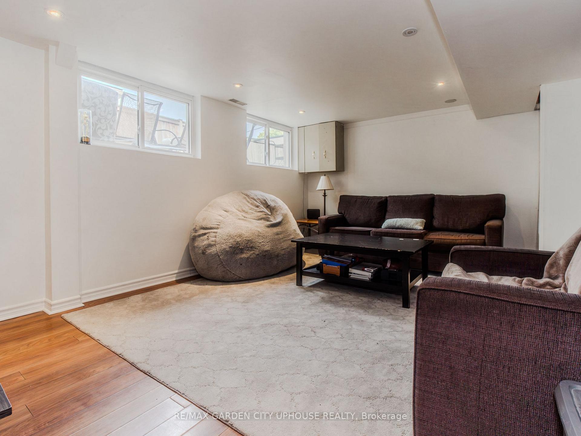 Photo 17 of 2 Treeview Place, St. Catharines, Burleigh Hill — HOMEH