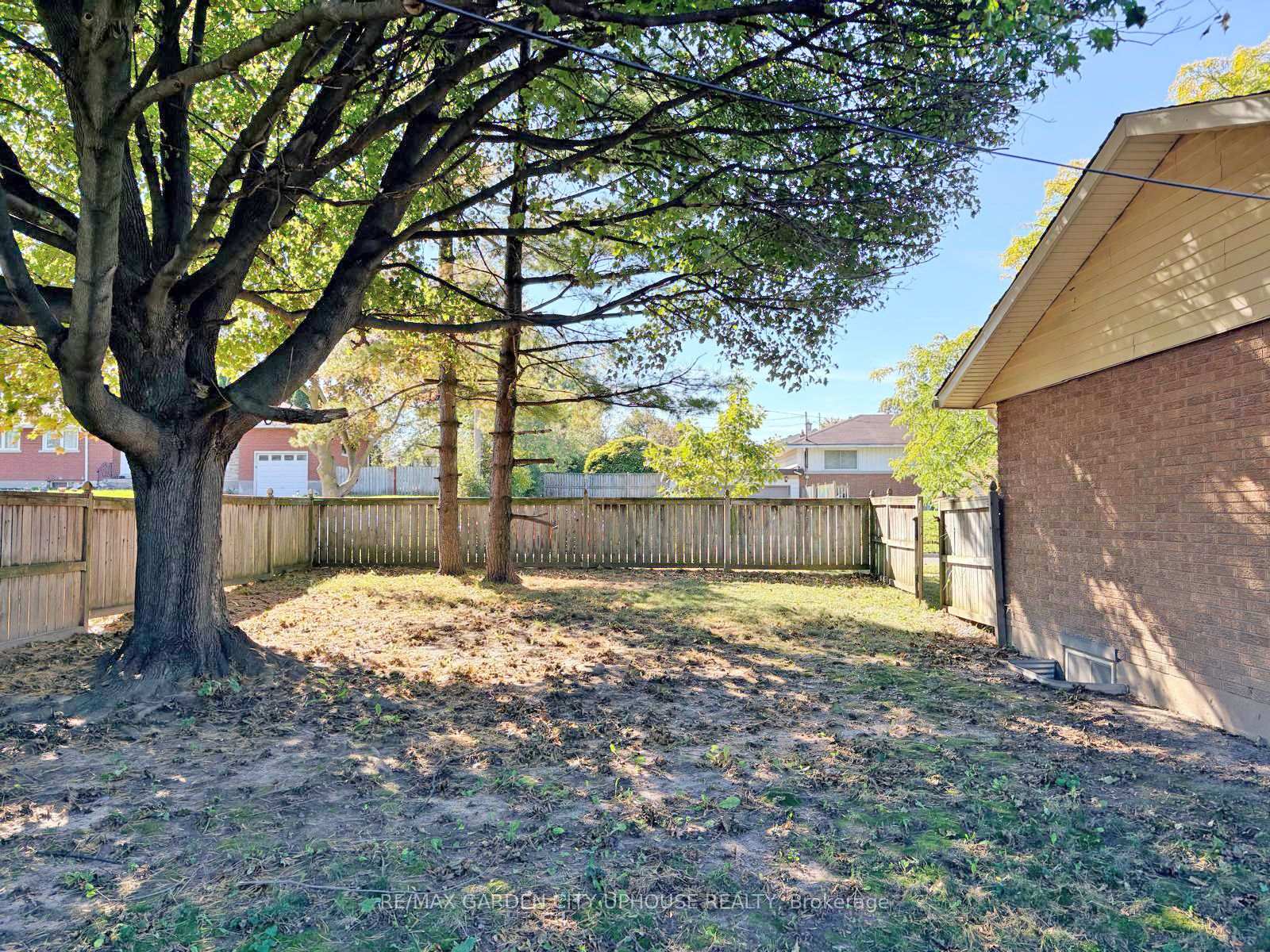 Photo 30 of 2 Treeview Place, St. Catharines, Burleigh Hill — HOMEH