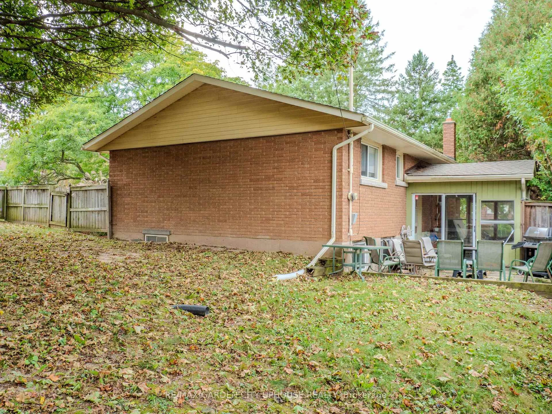 Photo 27 of 2 Treeview Place, St. Catharines, Burleigh Hill — HOMEH