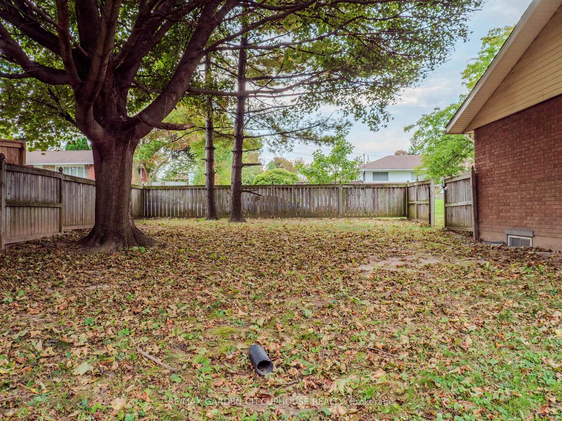 Photo 28 of 2 Treeview Place, St. Catharines, Burleigh Hill — HOMEH