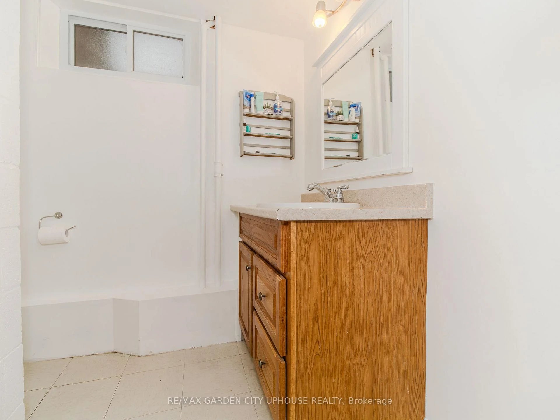 Photo 29 of 2 Treeview Place, St. Catharines, Burleigh Hill — HOMEH