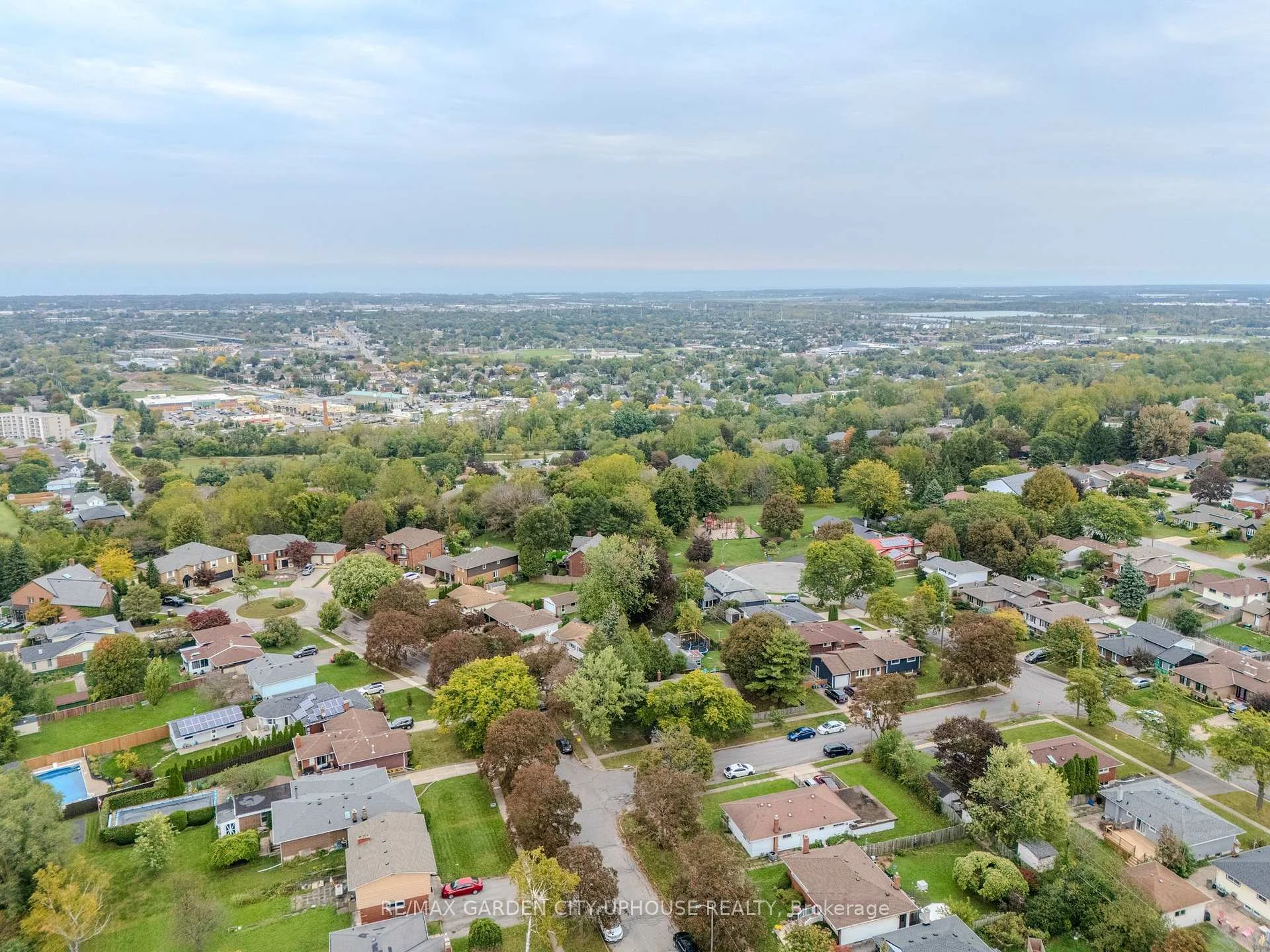 Photo 31 of 2 Treeview Place, St. Catharines, Burleigh Hill — HOMEH