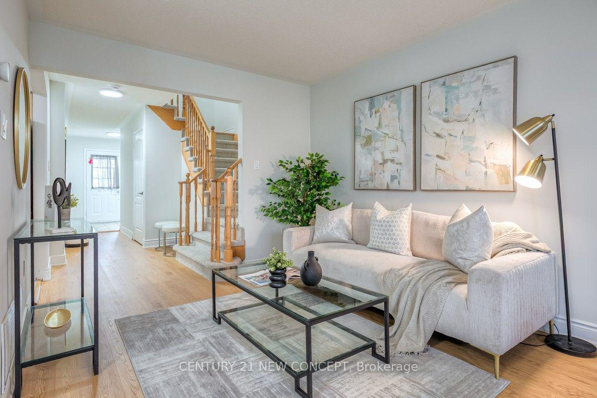 Photo 9 of 34 Odessa Crescent, Whitby, Rolling Acres — HOMEH