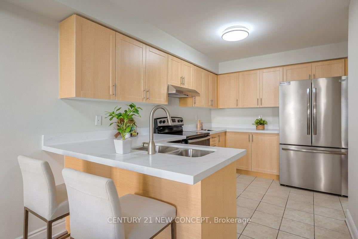 Photo 15 of 34 Odessa Crescent, Whitby, Rolling Acres — HOMEH