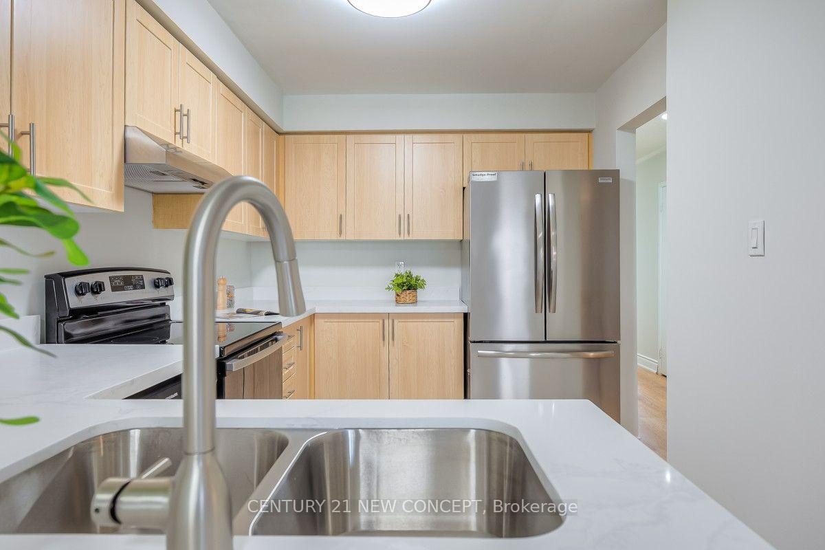 Photo 18 of 34 Odessa Crescent, Whitby, Rolling Acres — HOMEH