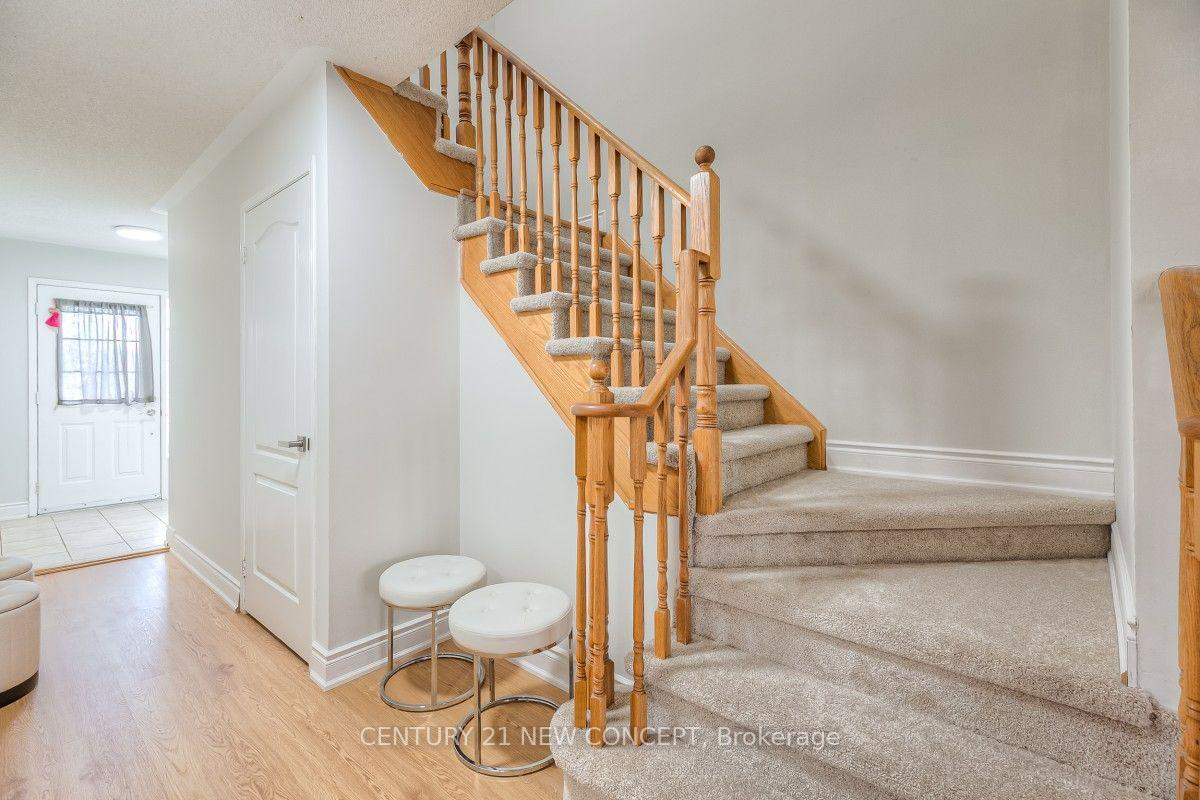 Photo 21 of 34 Odessa Crescent, Whitby, Rolling Acres — HOMEH