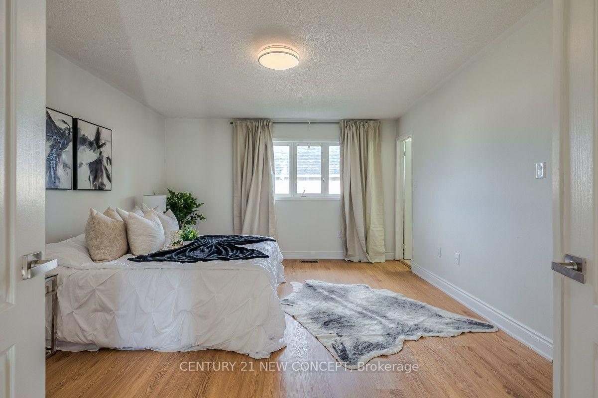 Photo 22 of 34 Odessa Crescent, Whitby, Rolling Acres — HOMEH