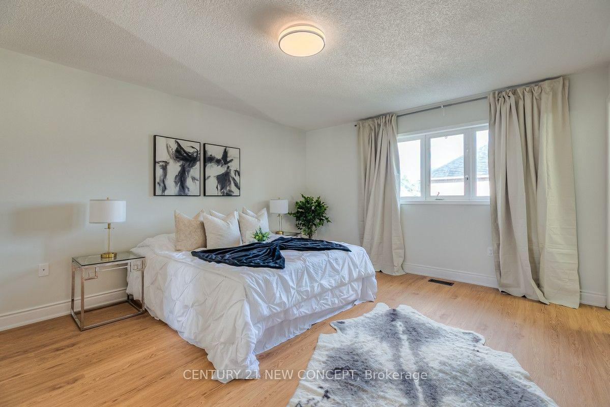 Photo 23 of 34 Odessa Crescent, Whitby, Rolling Acres — HOMEH