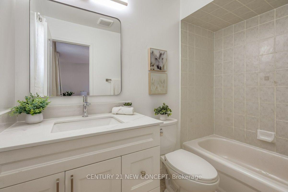 Photo 26 of 34 Odessa Crescent, Whitby, Rolling Acres — HOMEH