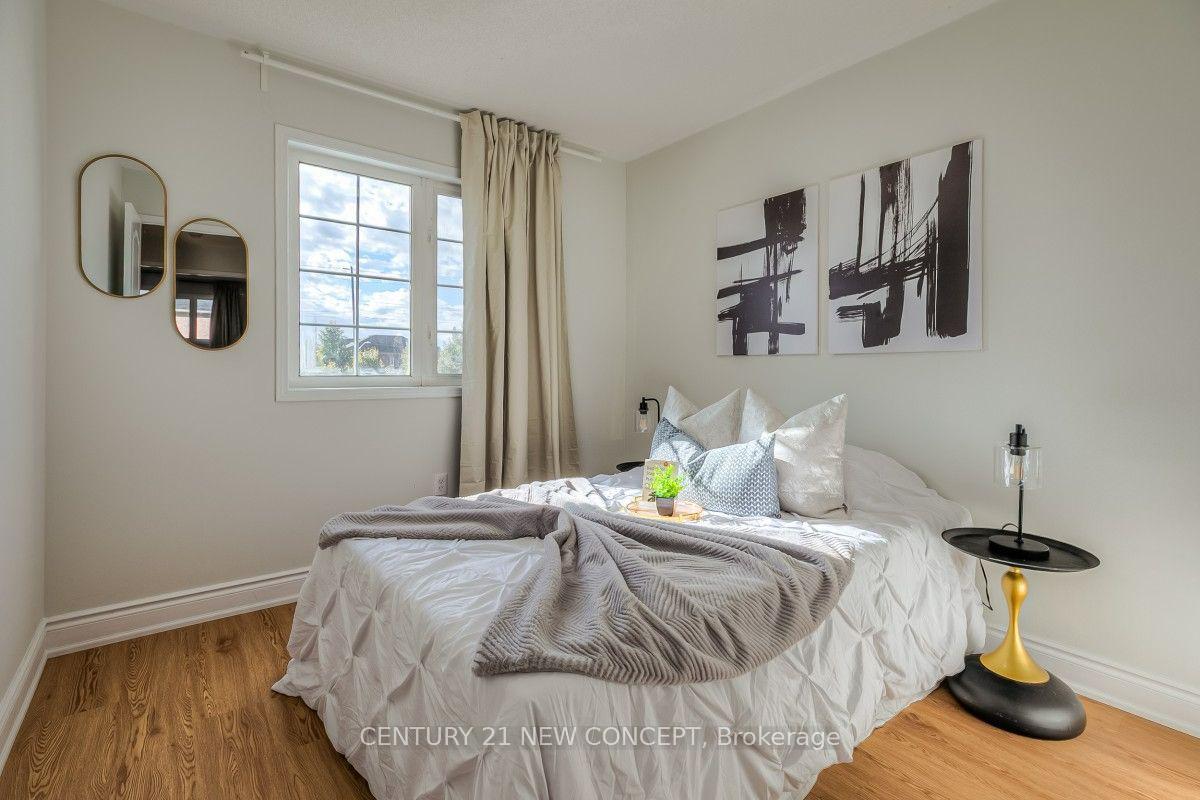 Photo 30 of 34 Odessa Crescent, Whitby, Rolling Acres — HOMEH