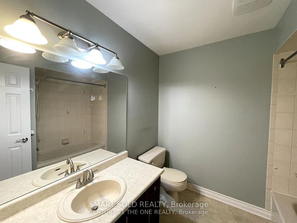 Photo 4 of Unit upper, 330 Leacock Drive, Barrie, Letitia Heights — HOMEH