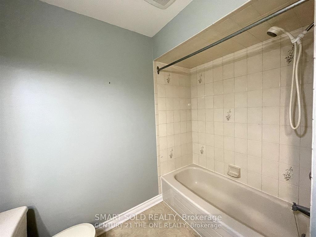 Photo 5 of Unit upper, 330 Leacock Drive, Barrie, Letitia Heights — HOMEH